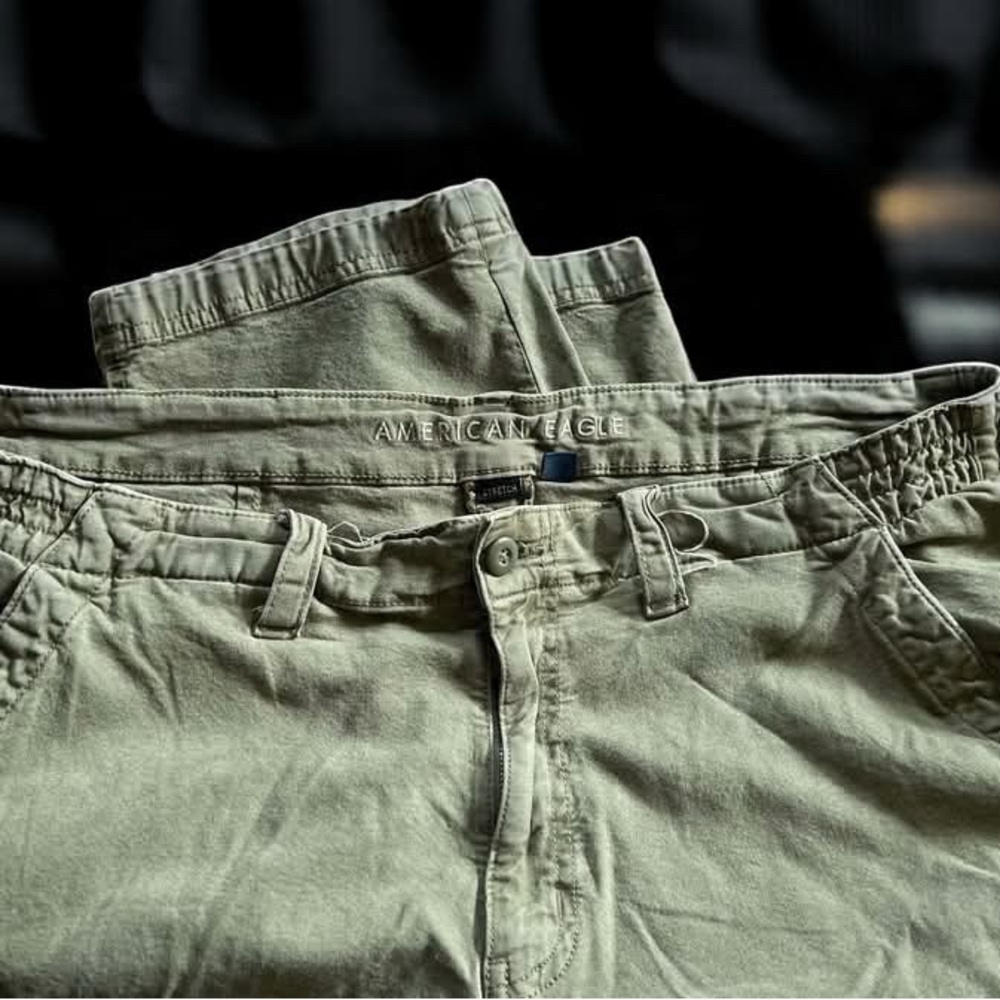 American Eagle Green Relaxed Fit  cargo pants